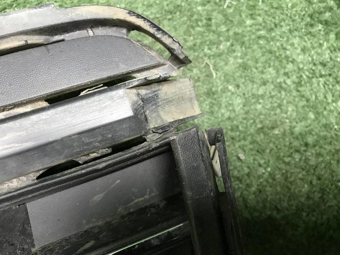 Решетка переднего бампера VW Touareg 3 (18-23)