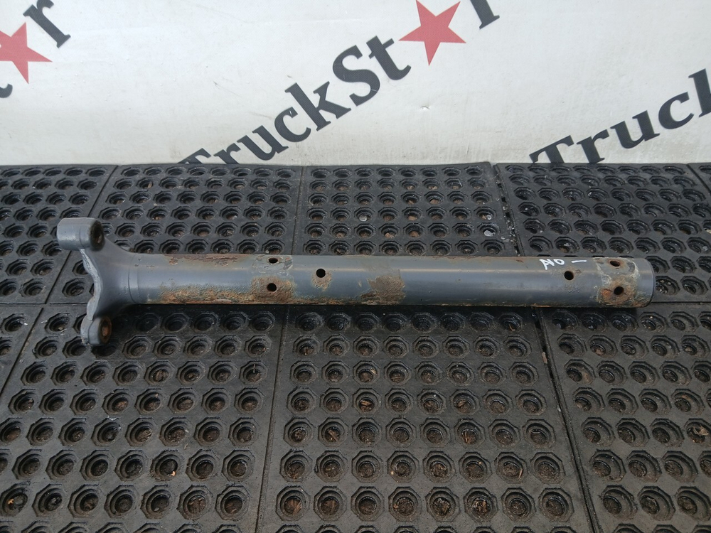 Кронштейн крыла заднего