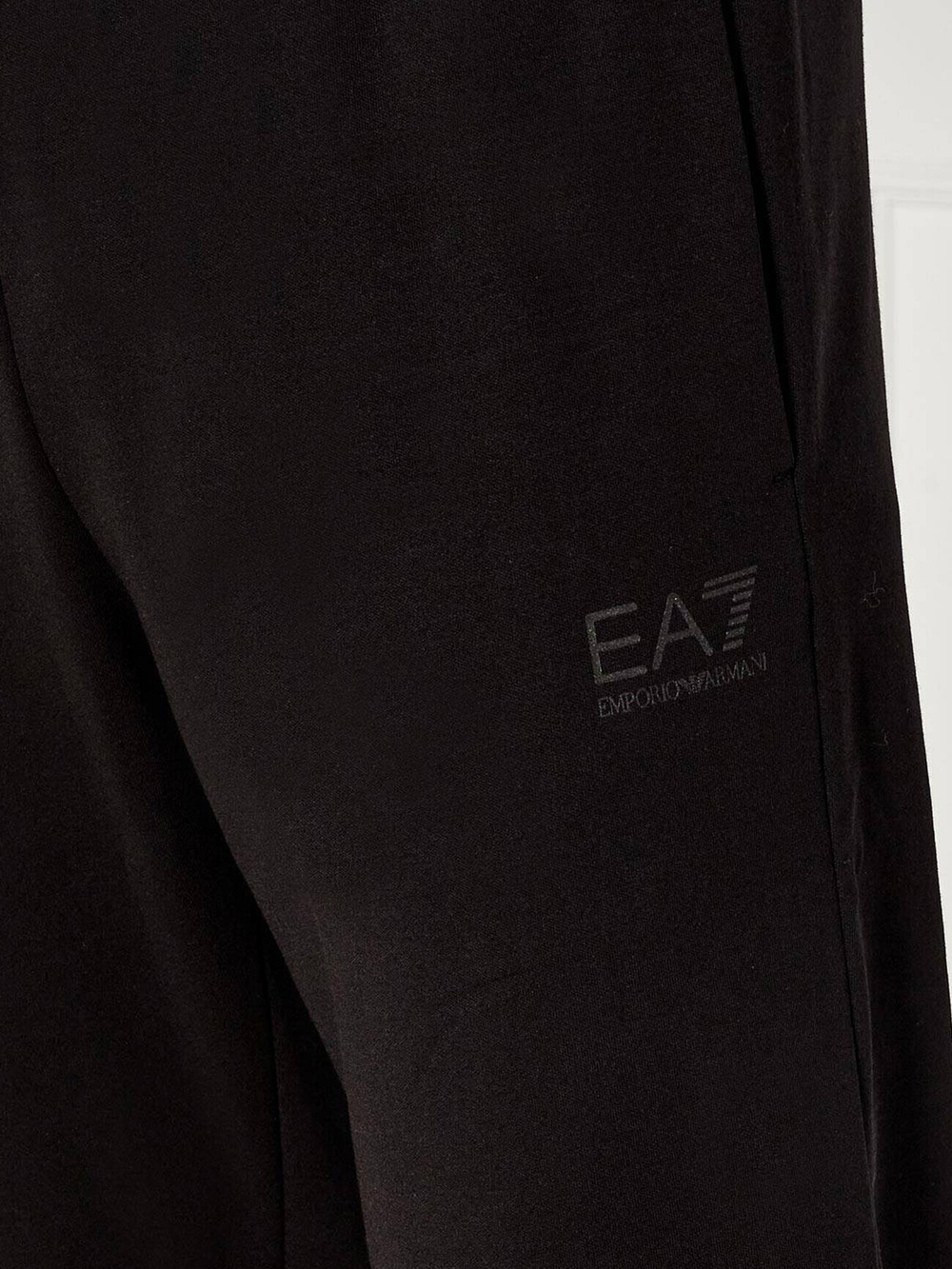 Костюм мужской EA7 Emporio Armani