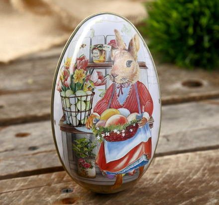 Шкатулка металл яйцо "Зайка-хозяйка с корзинкой яиц" 11х6,5х7 см 4566139