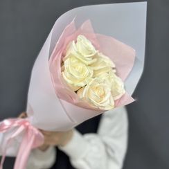 Букет кремовых роз