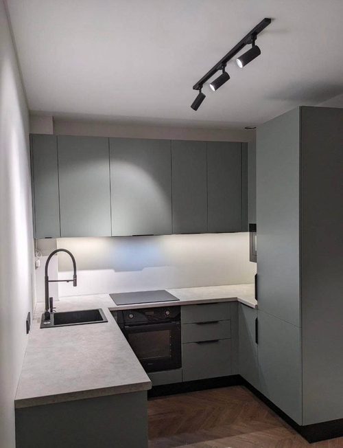 Современная кухня из МДФ в пленке с немецкой фурнитурой