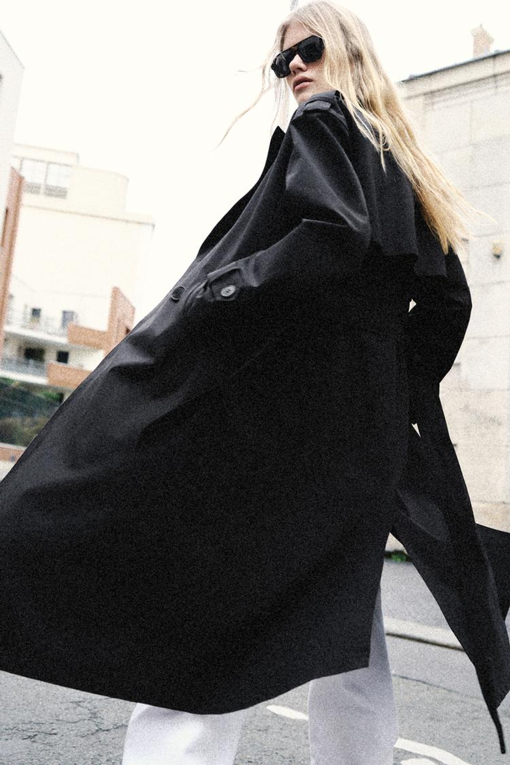 ZARA ДЛИННЫЙ НЕПРОМОКАЕМЫЙ ВЕТРОЗАЩИТНЫЙ ТРЕНЧ С ПОЯСОМ, ЧЕРНЫЙ