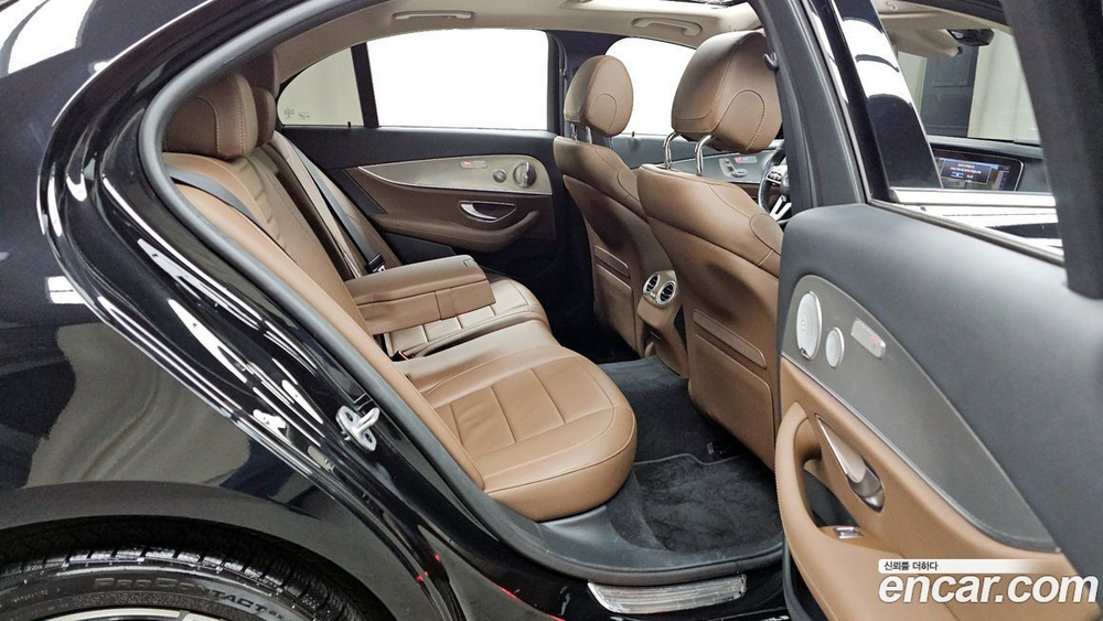 Mercedes-Benz E-Class W213 E300 4MATIC AMG Line (02.2020)