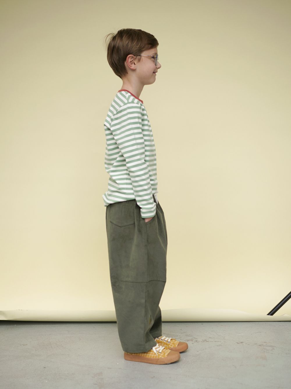 Широкие брюки хаки с вышивкой ЛЕС