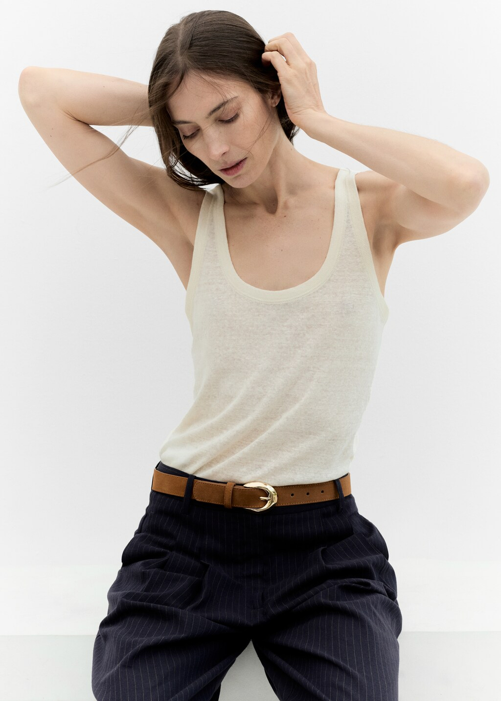 Кожаный ремень с овальной пряжкой