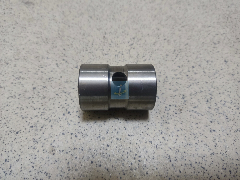 Втулка оси толкателей задняя 240-1007247