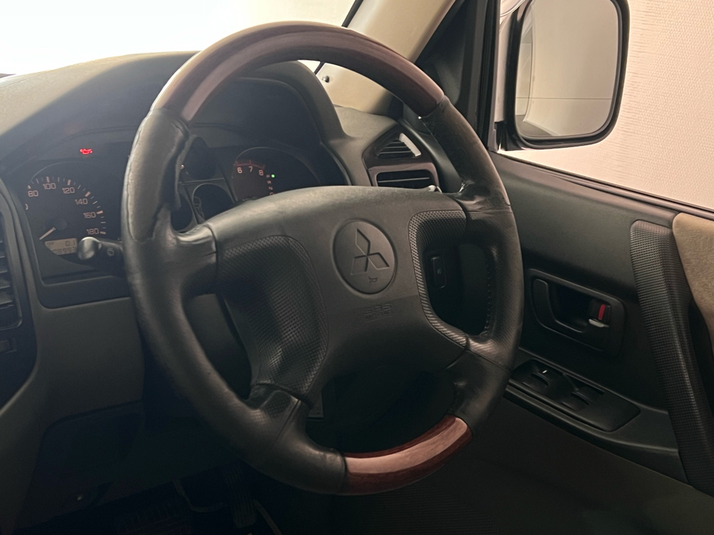 Mitsubishi Pajero, 2002 год