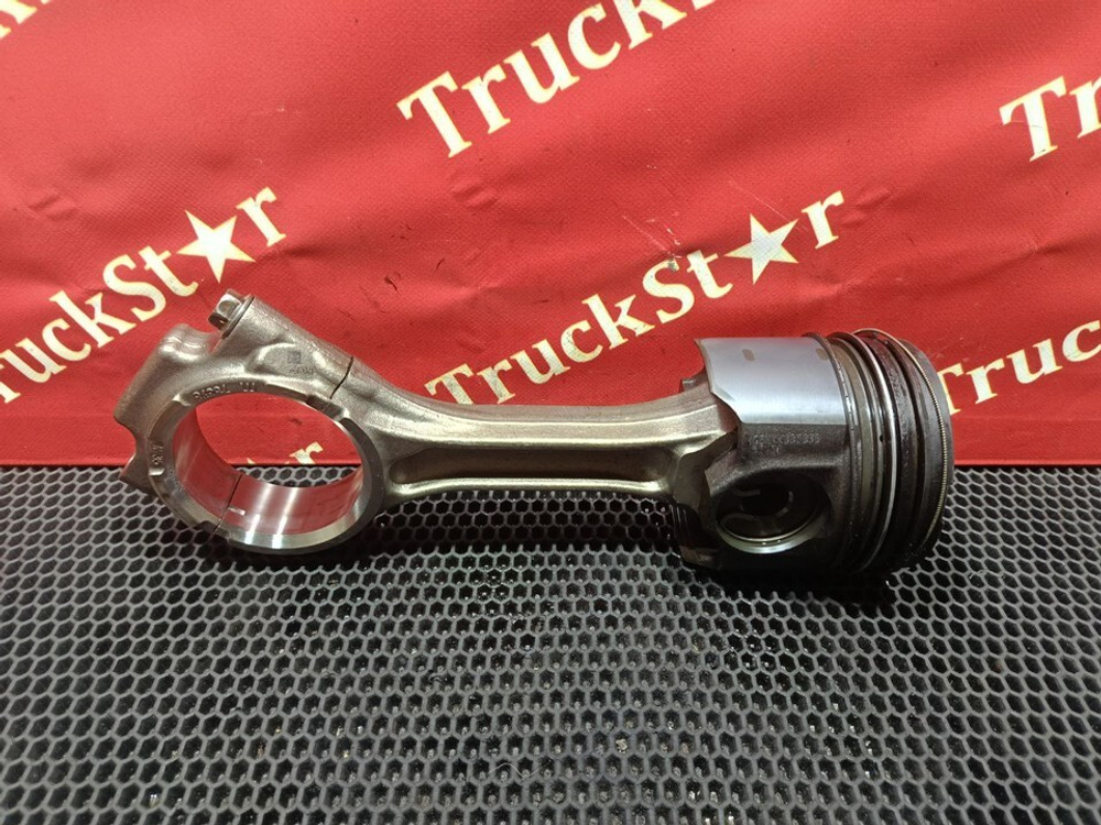 Поршень с шатуном 2021г