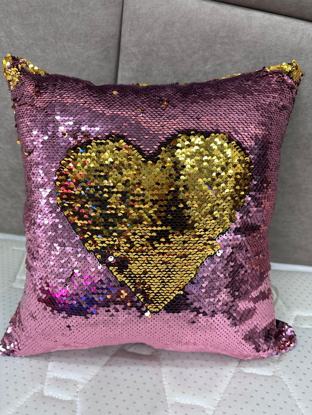 Подушка Декор ПАЙЕТКИ