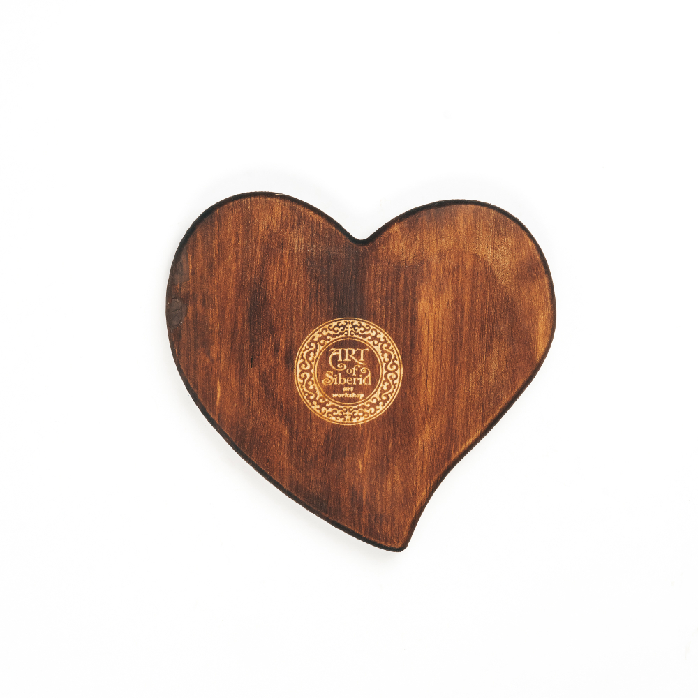 Менажница из кедра для подачи блюд и закусок с гравировкой "Listen to your heart"