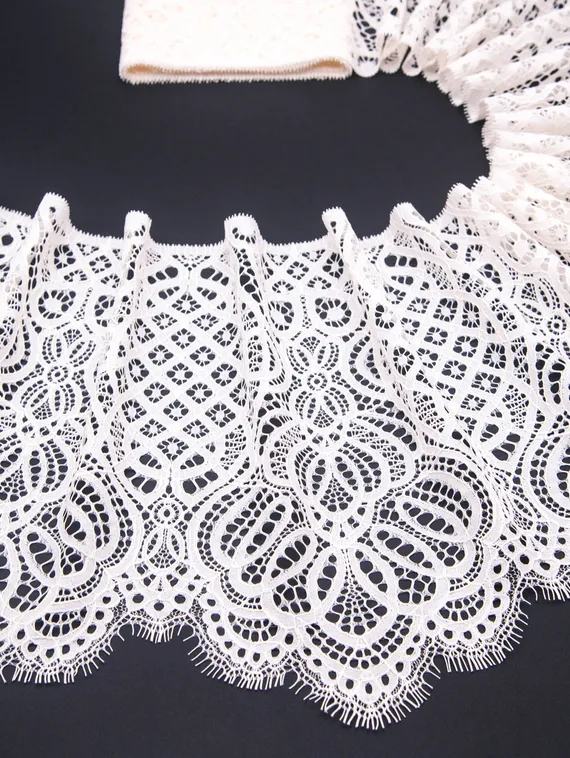 01-58 Кружево шантильи 25 см, айвори 004