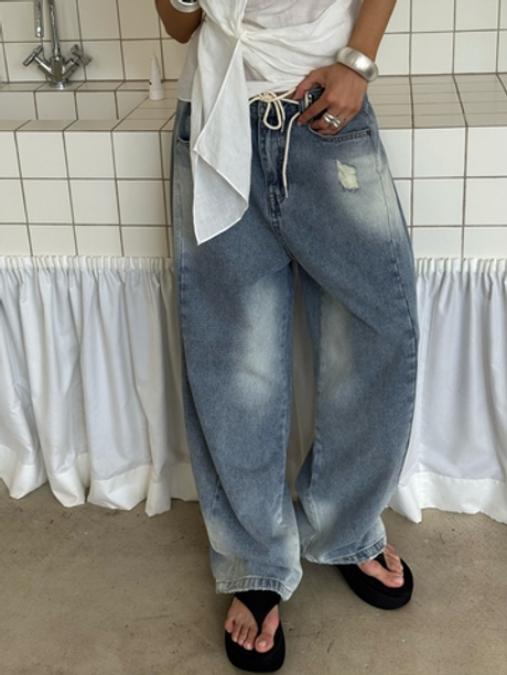 Голубые джинсы-трансформеры с потертостями