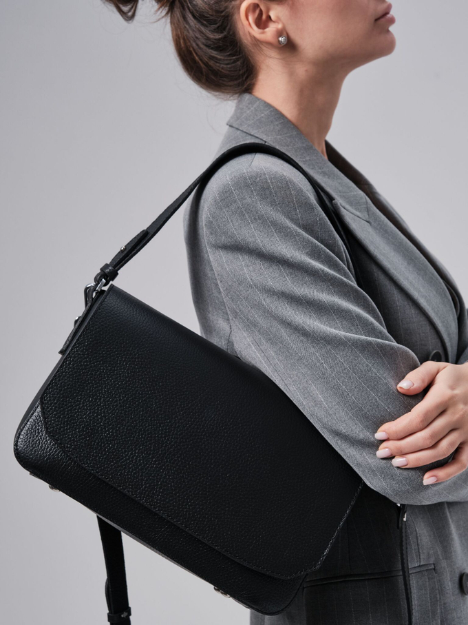 Сумка кожаная на плечо черная