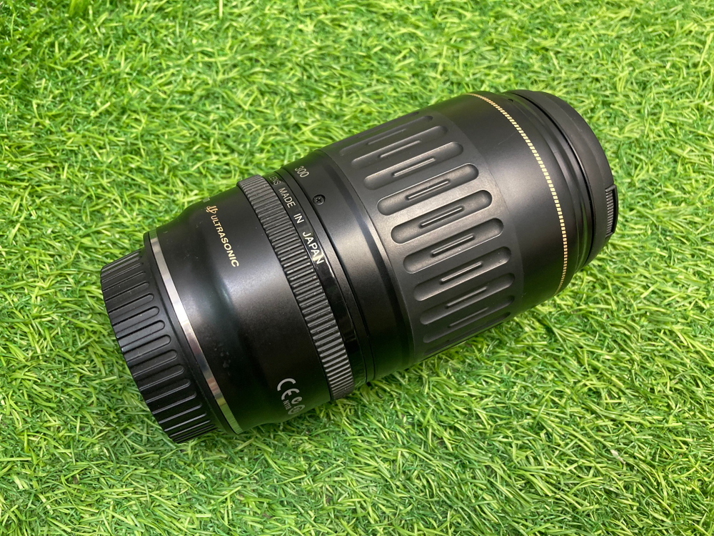Canon EF 100-300mm 4.5-5.6 USM