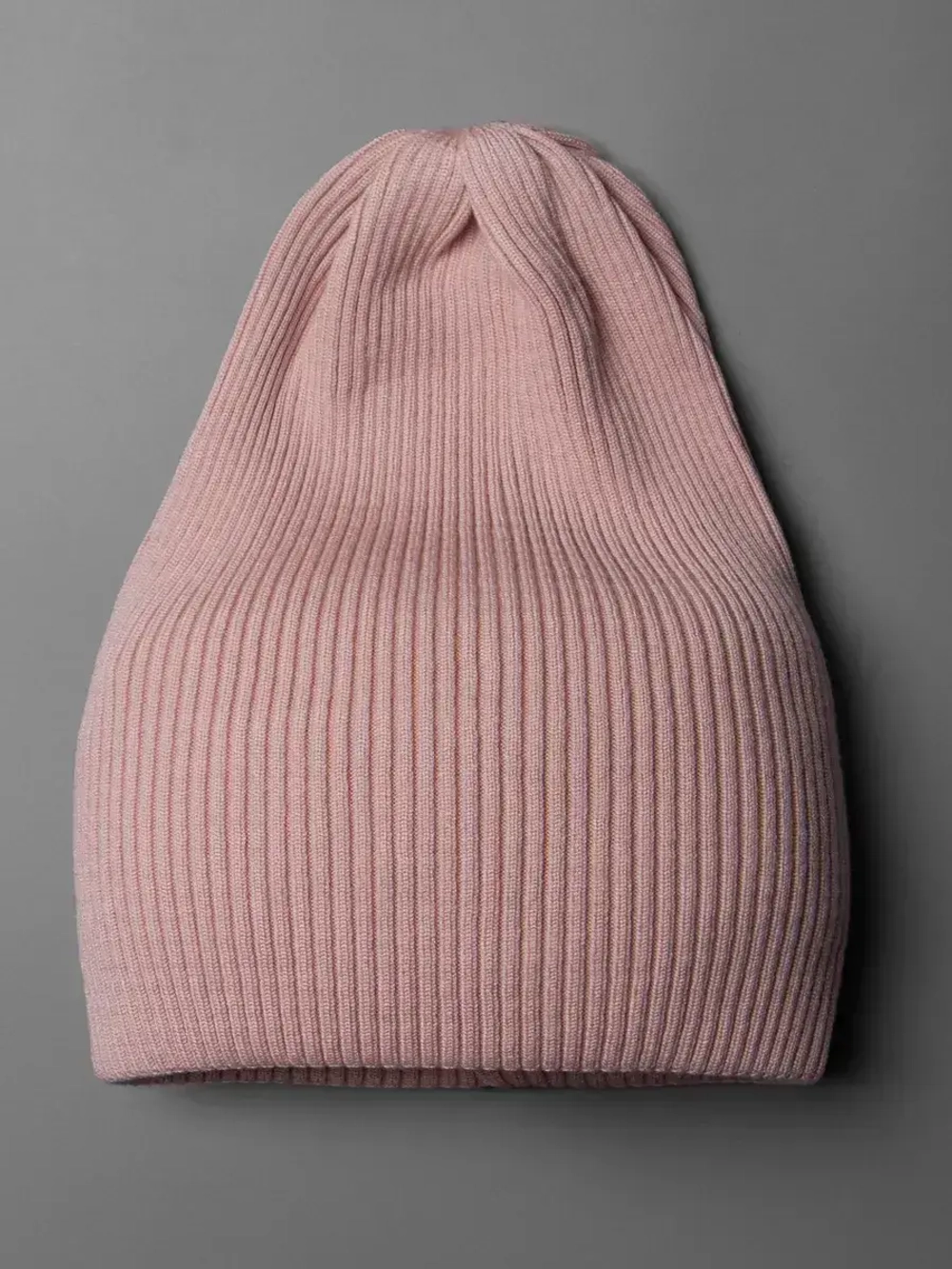 Женская шапка бини на осень