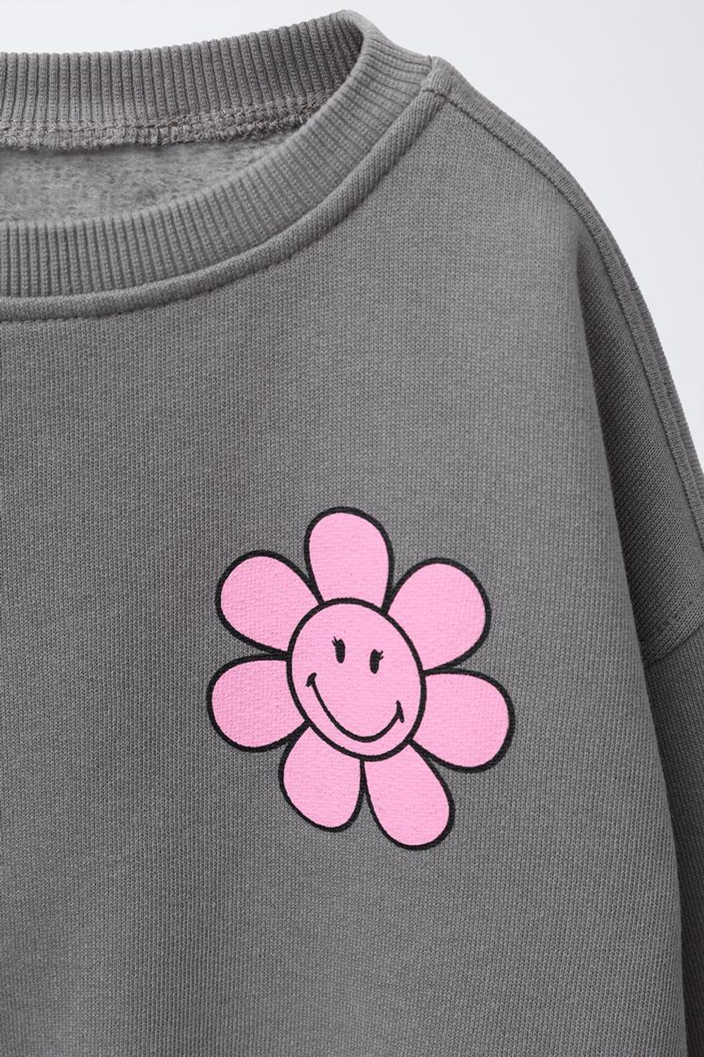 ZARA ТОЛСТОВКА С ЦВЕТОЧНЫМ ПРИНТОМ SMILEYWORLD ®, СЕРЫЙ