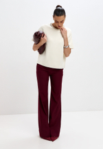 Футболка с кристаллами на воротнике