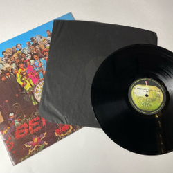 Винтажная виниловая пластинка LP The Beatles Sgt. Pepper's Lonely Hearts Club Band (Japan 1974) (No Obi) Fixing A Hole