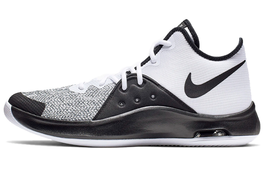 Кроссовки Nike Air Versitile 3