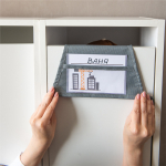 Кармашки для детского сада, на липучке. Экскаватор с глазками-помпонами