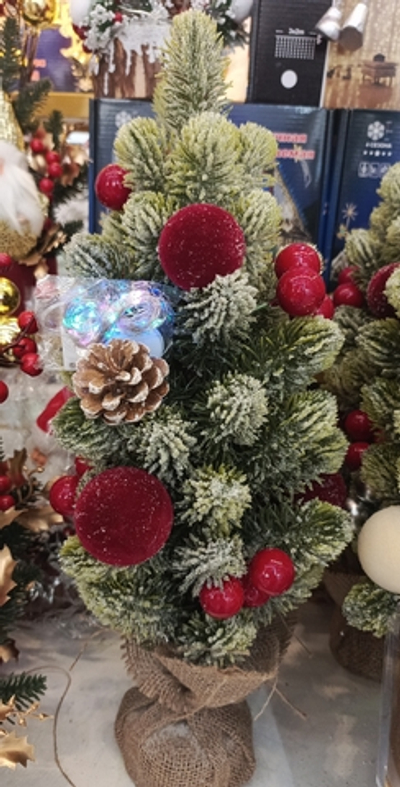 Декоративная ёлка.