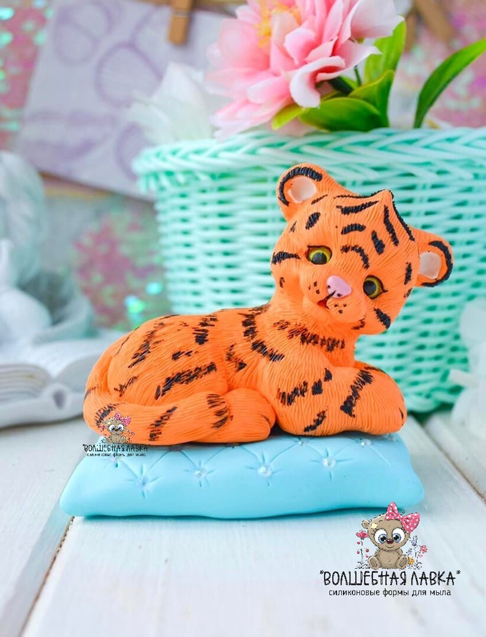 Силиконовая форма Тигр на подушке