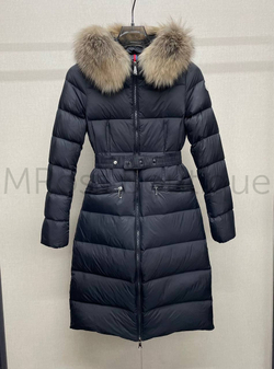 Черный длинный пуховик Moncler Boedic с меховой отделкой