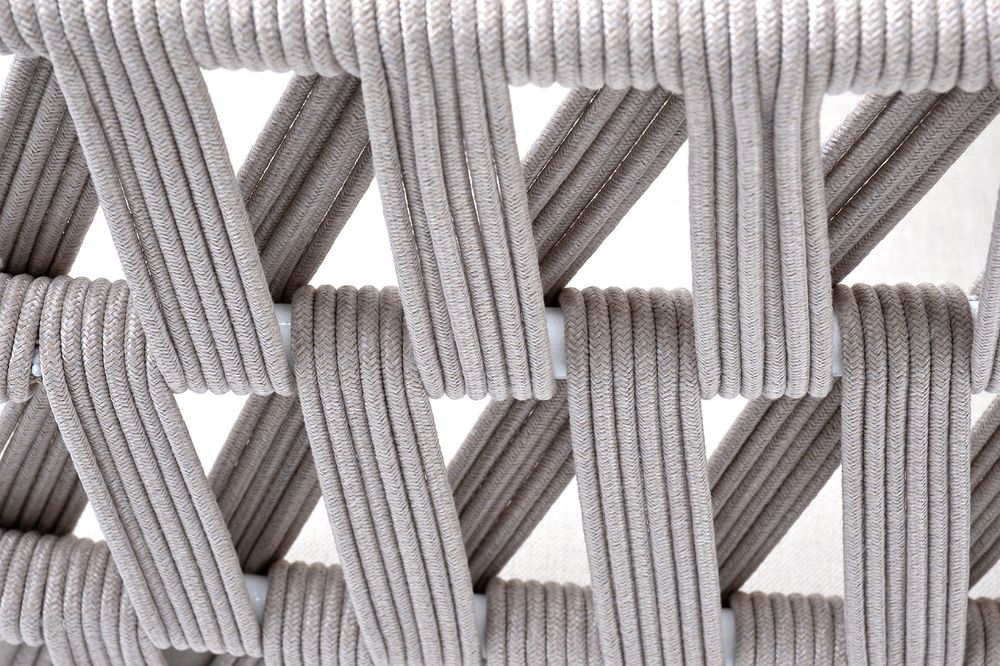 "Диего" кресло плетеное из роупа, основание дуб, каркас алюминий светло-серый (RAL7035) шагрень, роуп бежевый круглый, ткань бежевая 15052