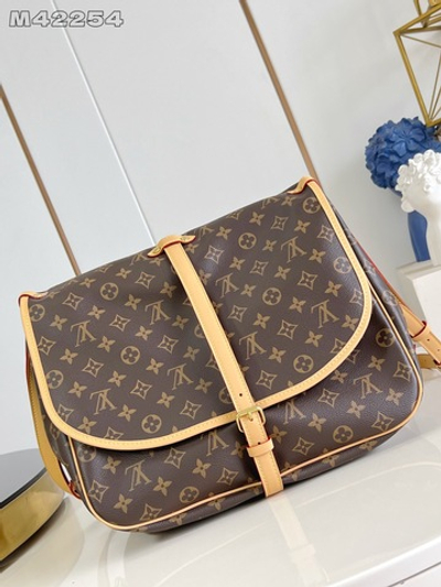 Louis Vuitton Saumur GM