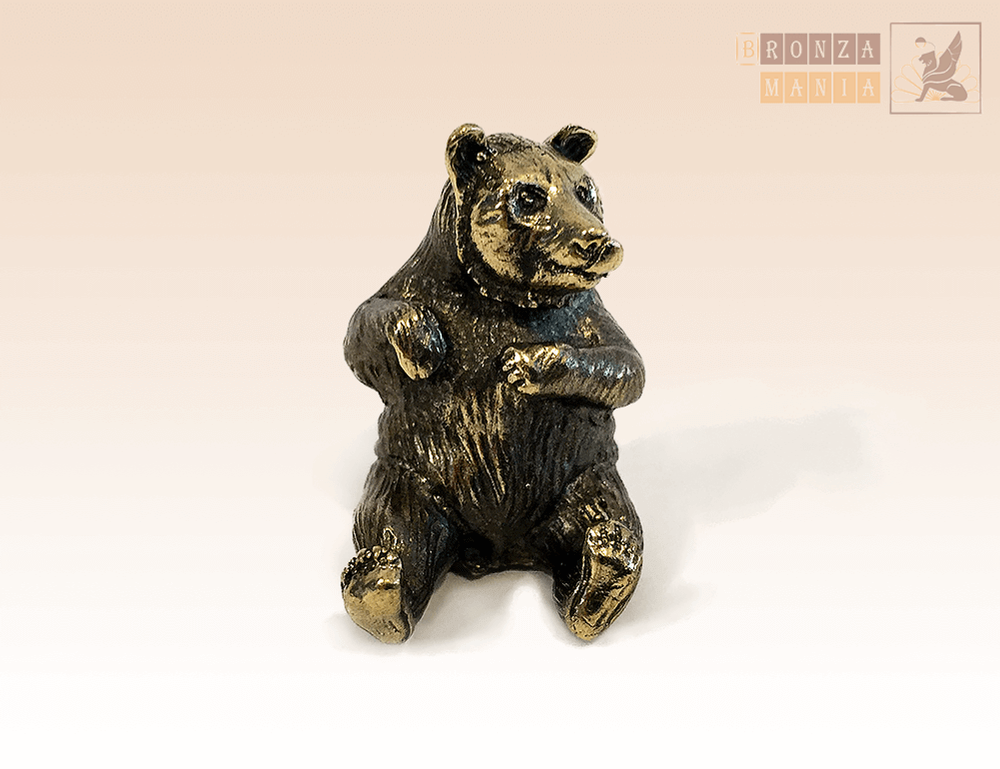 фигурка Медвежонок облизывающийся