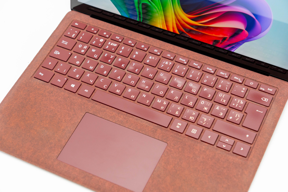 Ноутбук Microsoft Surface Laptop 2 ( i7-8650U ) Red