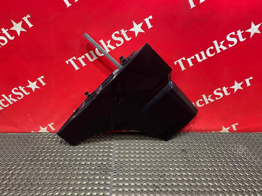 Продолжение двери правой 2019г