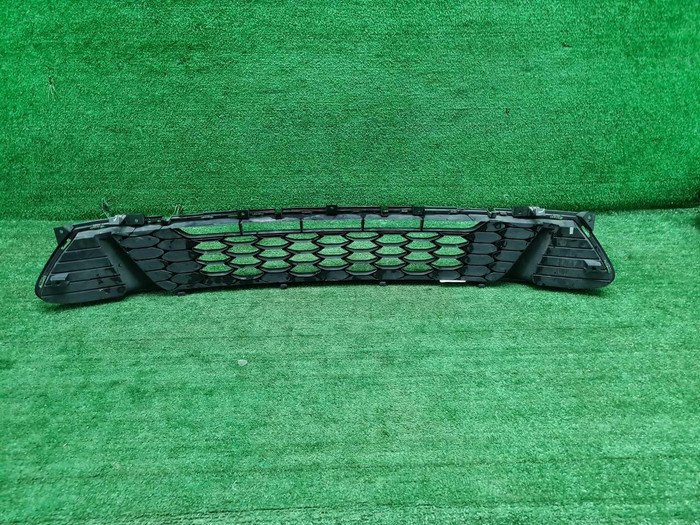Решетка переднего бампера Kia Ceed 3 (2018-2021)