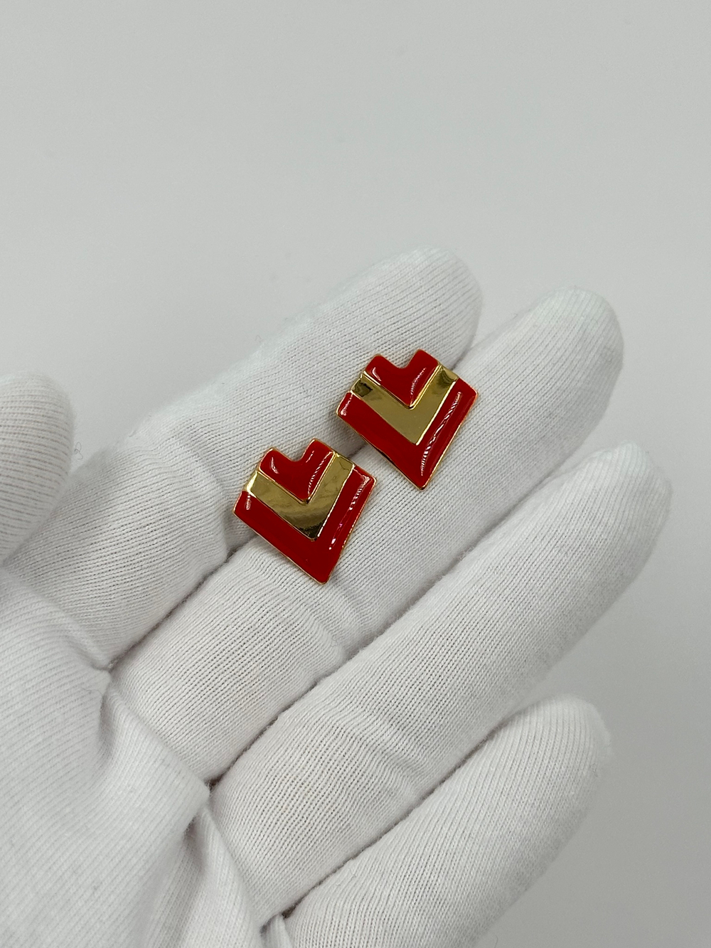 Серьги с красной эмалью