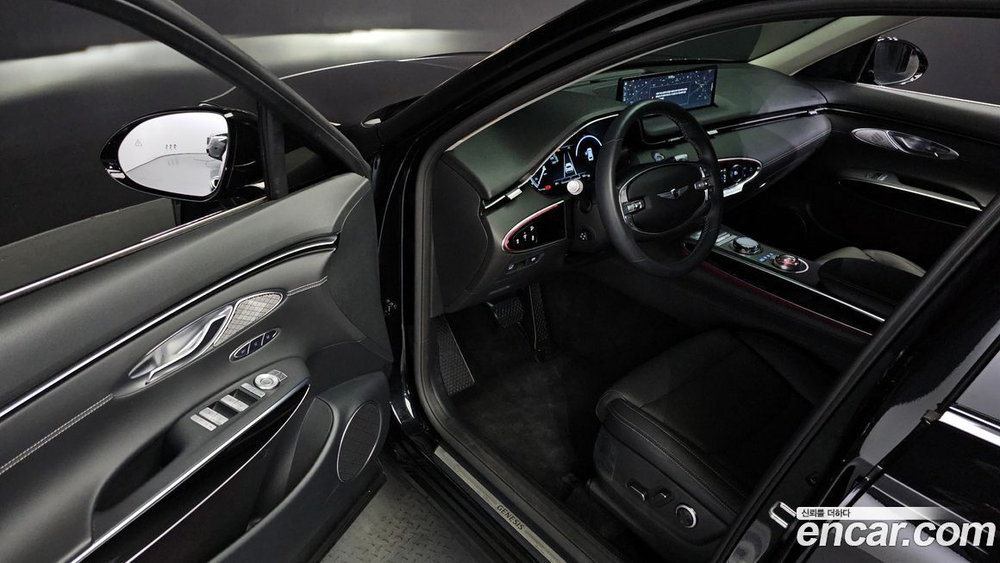Genesis GV70 2.5T Бензин 2WD (07.2023)