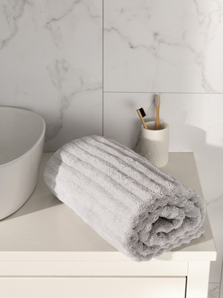 Полотенце махровое DeNASTIA Узкая Волна 500gsm 70x130 100% хлопок, серый