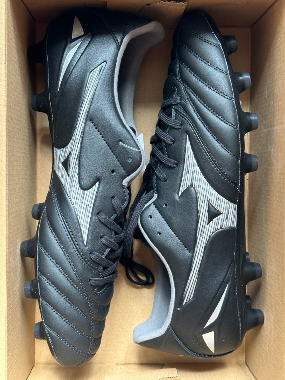 Бутсы Mizuno Morelia IV Pro FG - черный