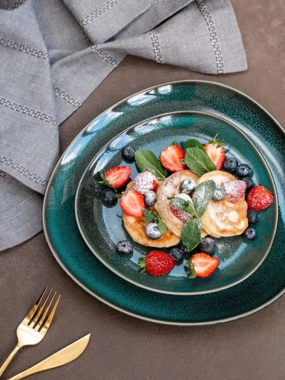 Набор посуды 6 тарелок зелёные треугольные плоские 28 см