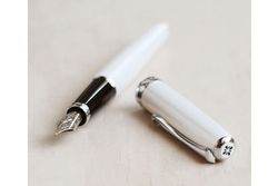 Перьевая ручка Diplomat Excellence pearl white F (D20000364) 2