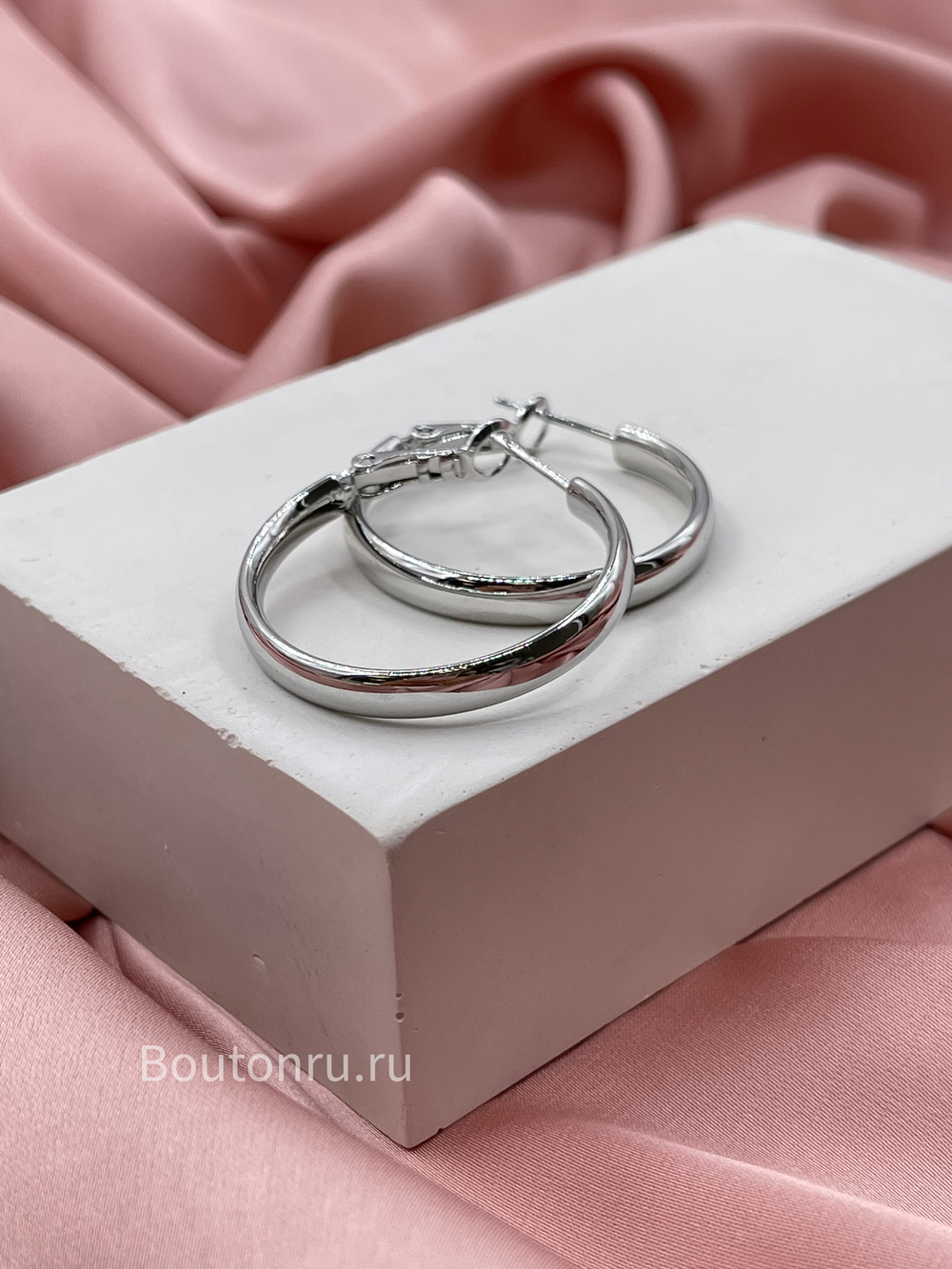 Серьги кольца серебристые