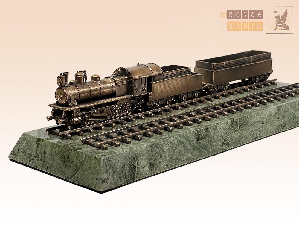 фигурка Паровоз Э-7815 со вторыми путями на змеевике (масштабная модель 1:120)