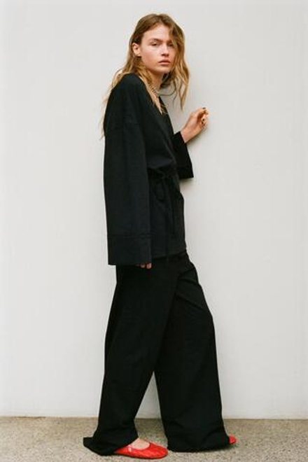 ZARA БРЮКИ ПРЯМОГО КРОЯ С ОКАНТОВКОЙ ПО БОКАМ, ЧЕРНЫЙ