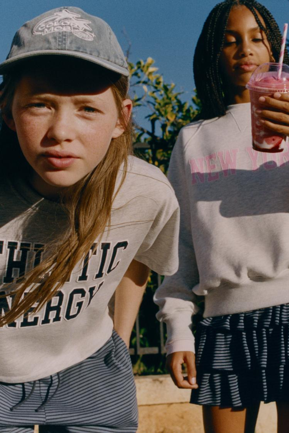 ZARA ТОЛСТОВКА С НАДПИСЬЮ В СТИЛЕ ПРЕППИ, СЕРЫЙ МЕЛАНЖ