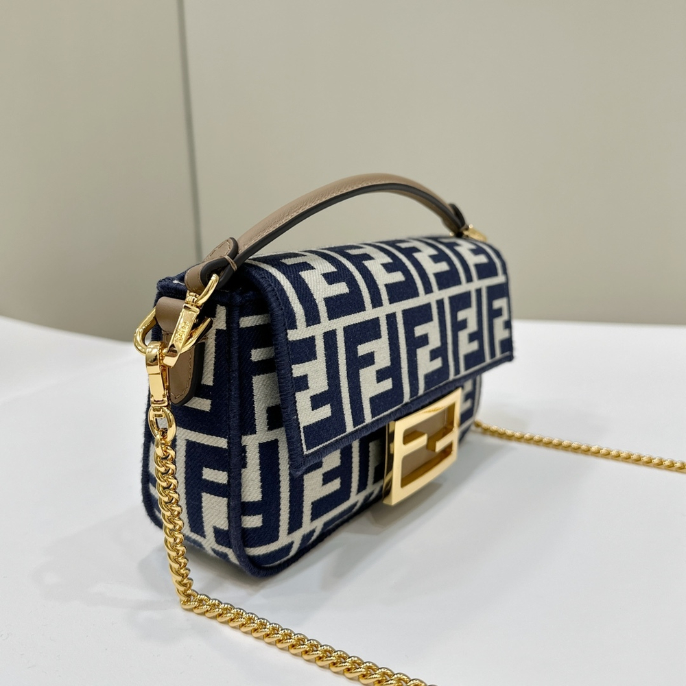 Fendi Baguette 19 cm