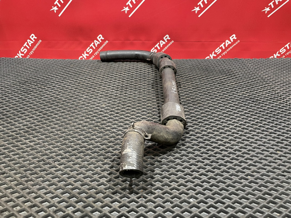 Патрубок системы охлаждения