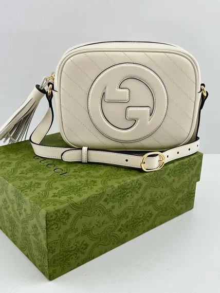 Сумка через плечо Gucci Blondie из кожи белый