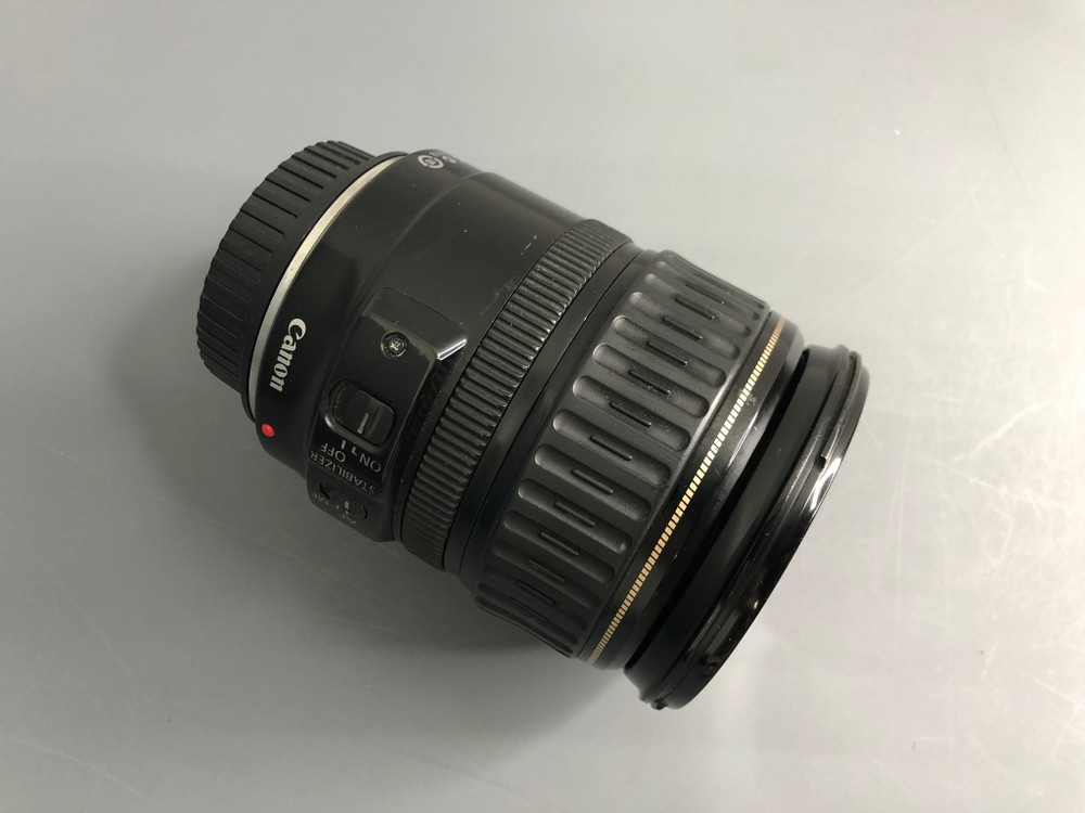 Canon EF 28-135mm 3.5-5.6 IS