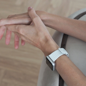 Ремешок для Apple Watch 40/41/42 mm из кожи аллигатора, белого цвета