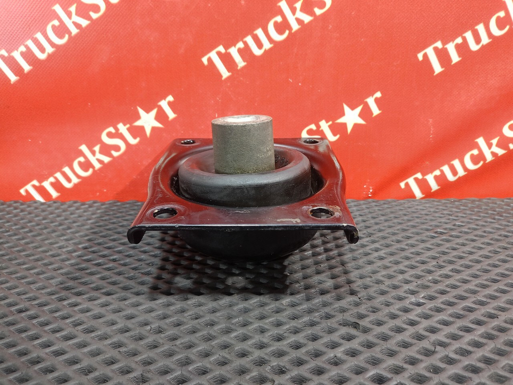 Подушка двигателя передняя 2017 г.